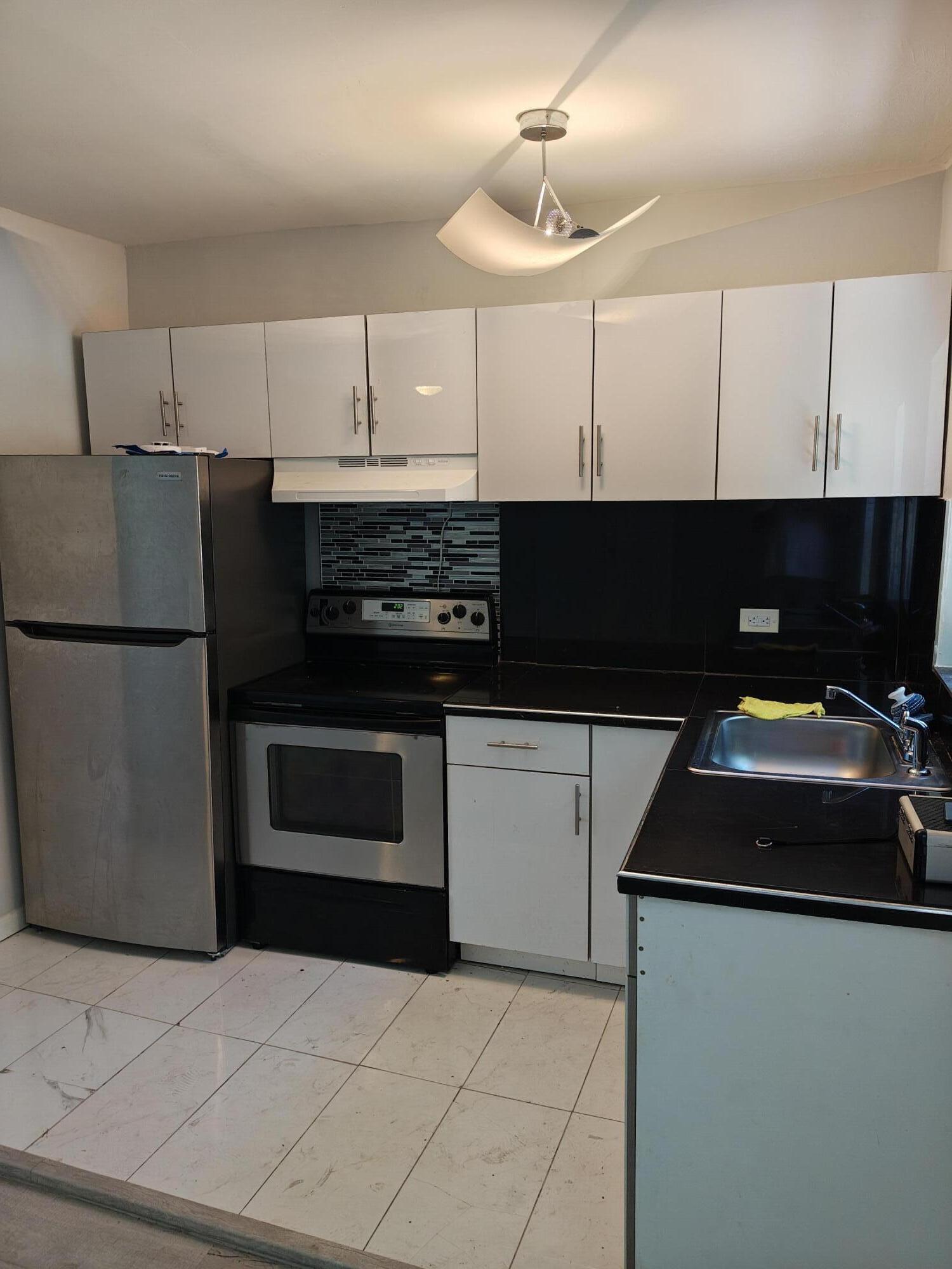 2238 Van Buren Street 4