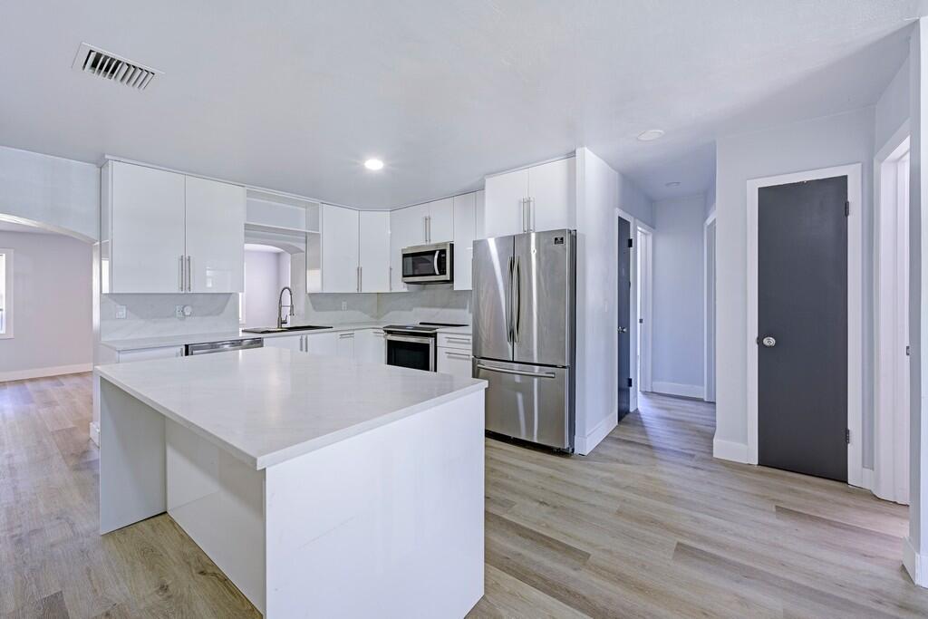 1455 NE Silver Maple Way