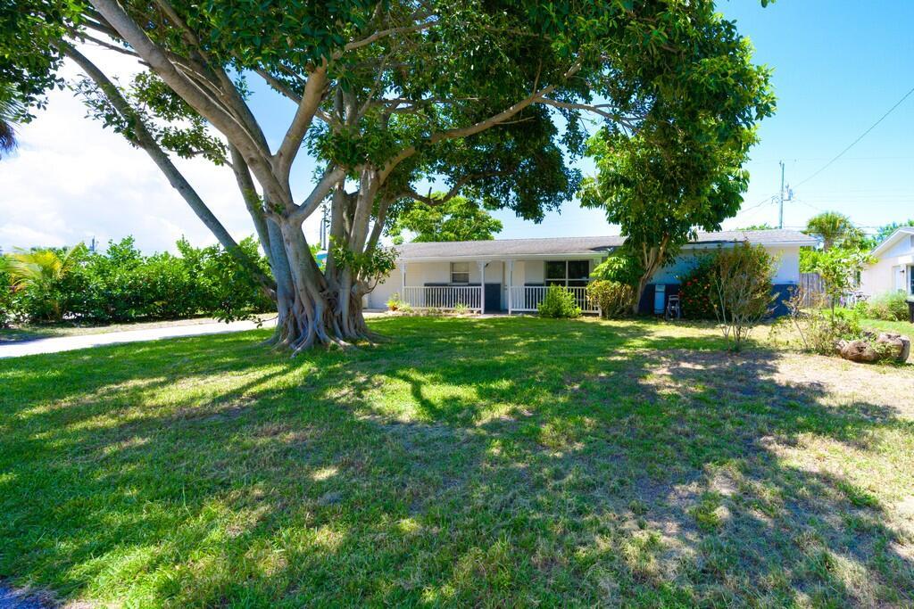 1455 NE Silver Maple Way