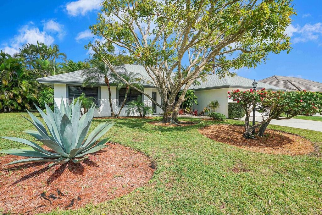 Photo of 13867 Barberry Drive, Wellington, FL 33414 (MLS # R10968761)