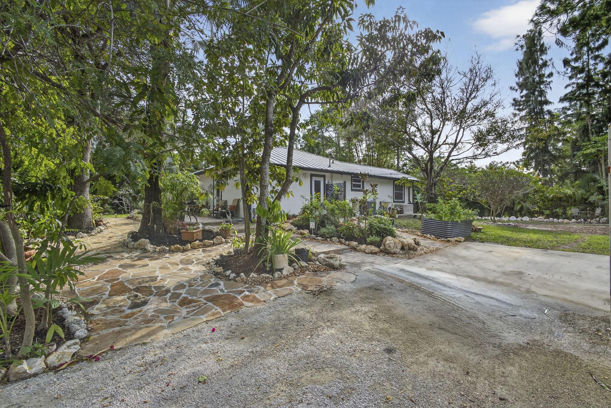 LOXAHATCHEE ACREAGE - Residential