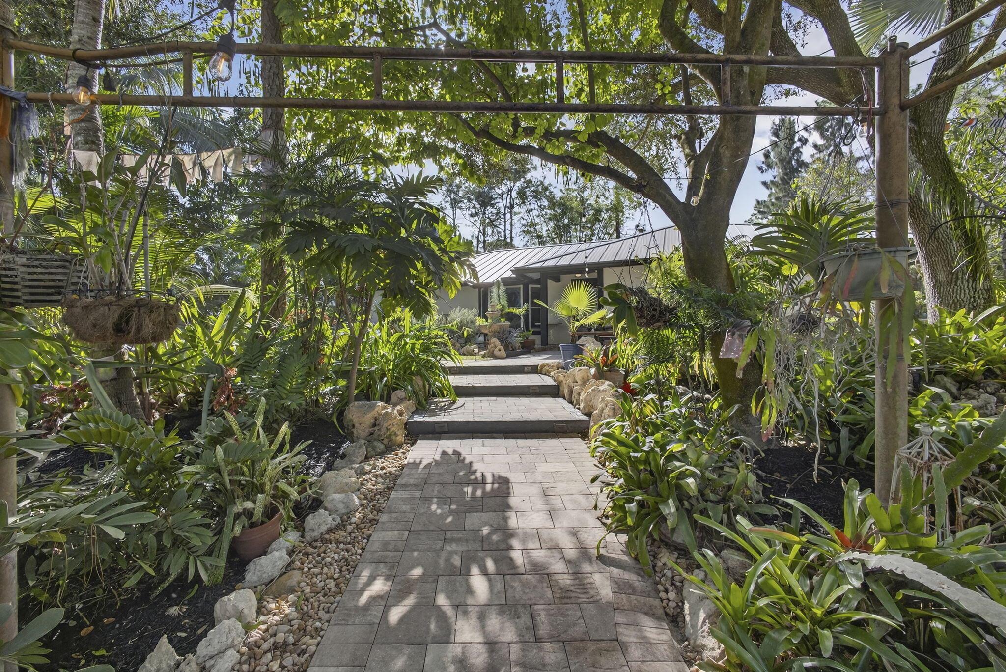 LOXAHATCHEE ACREAGE - Residential