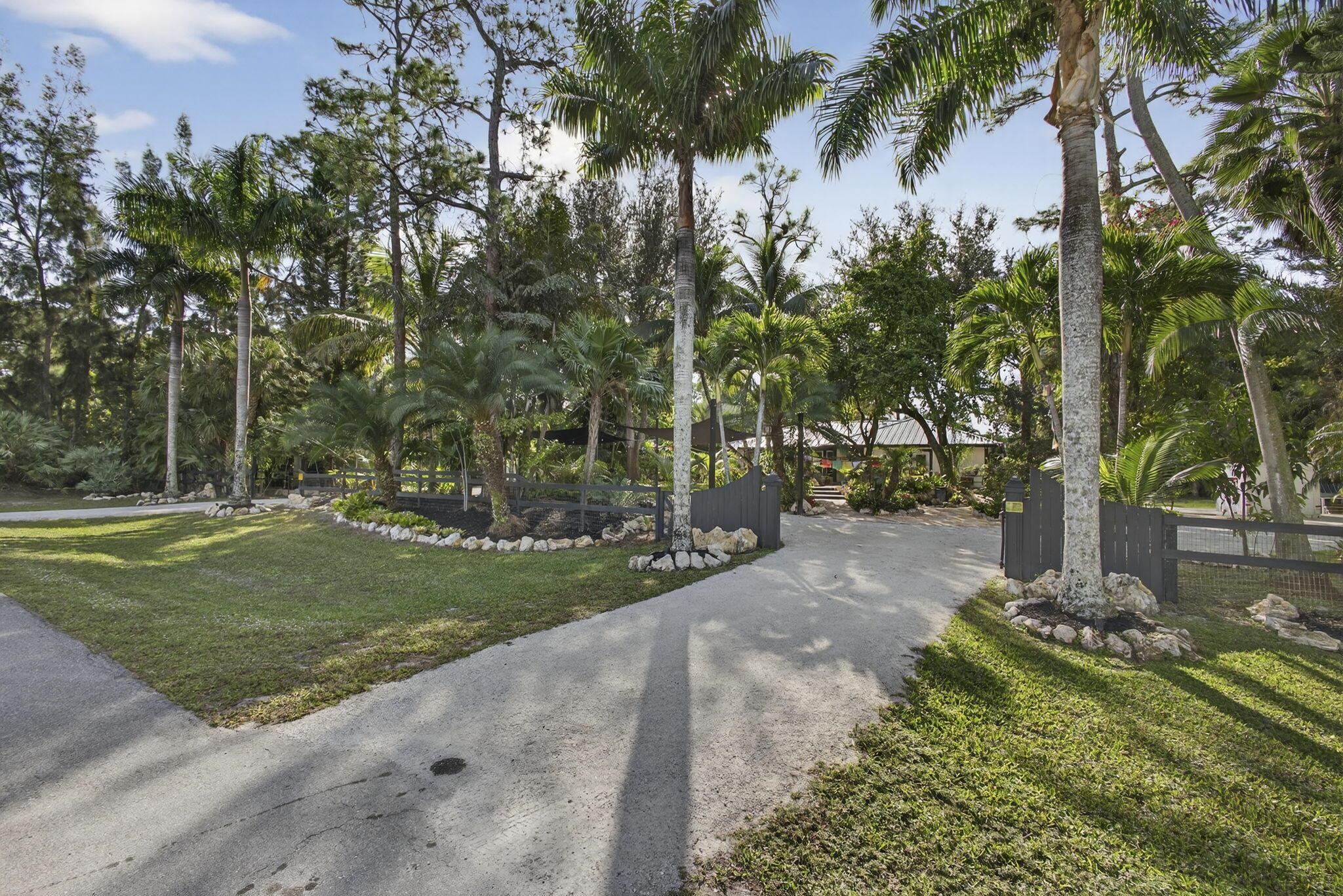 LOXAHATCHEE ACREAGE - Residential