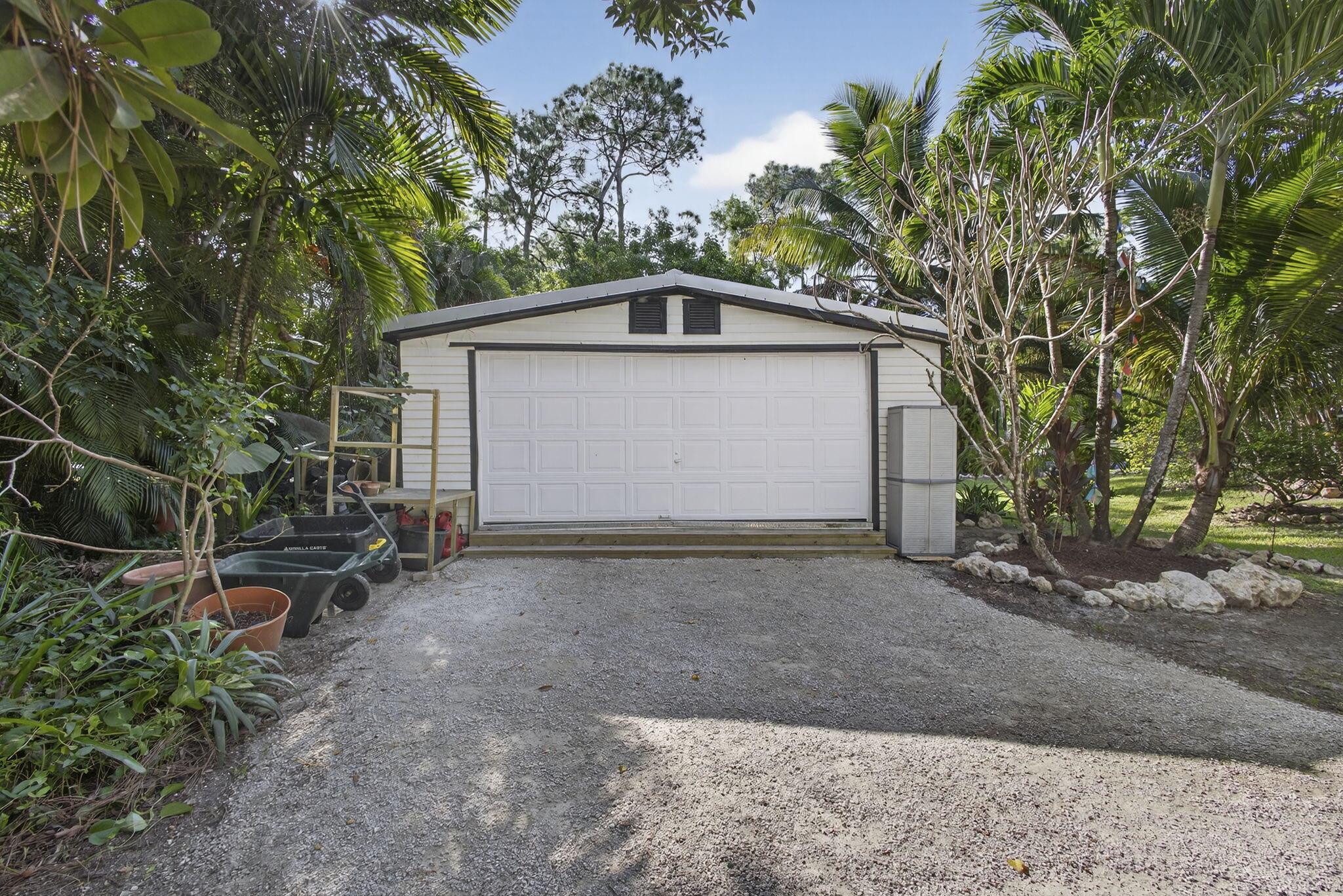 LOXAHATCHEE ACREAGE - Residential