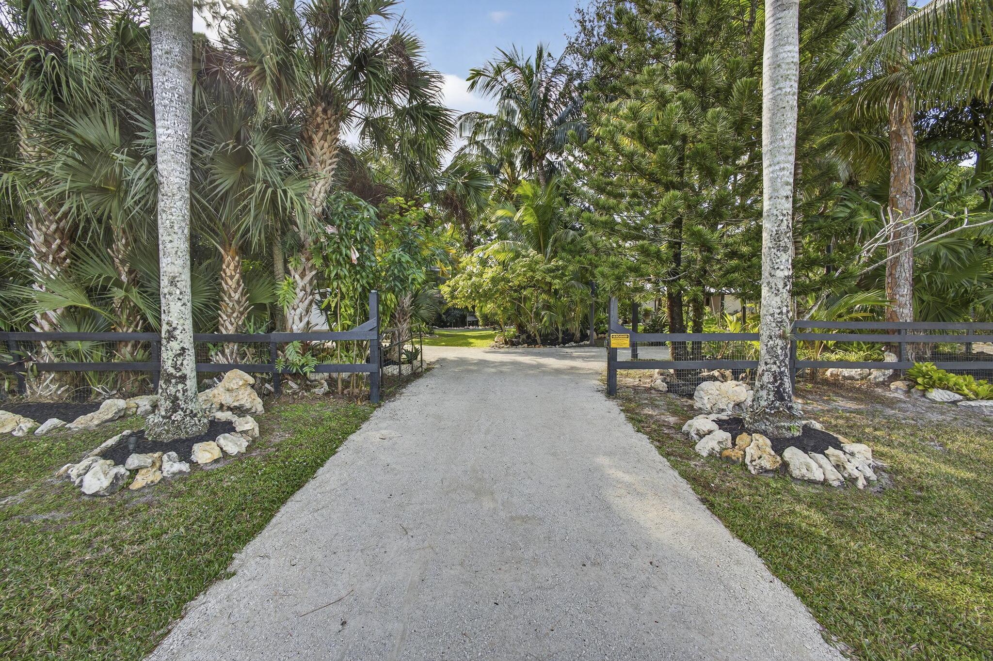 LOXAHATCHEE ACREAGE - Residential