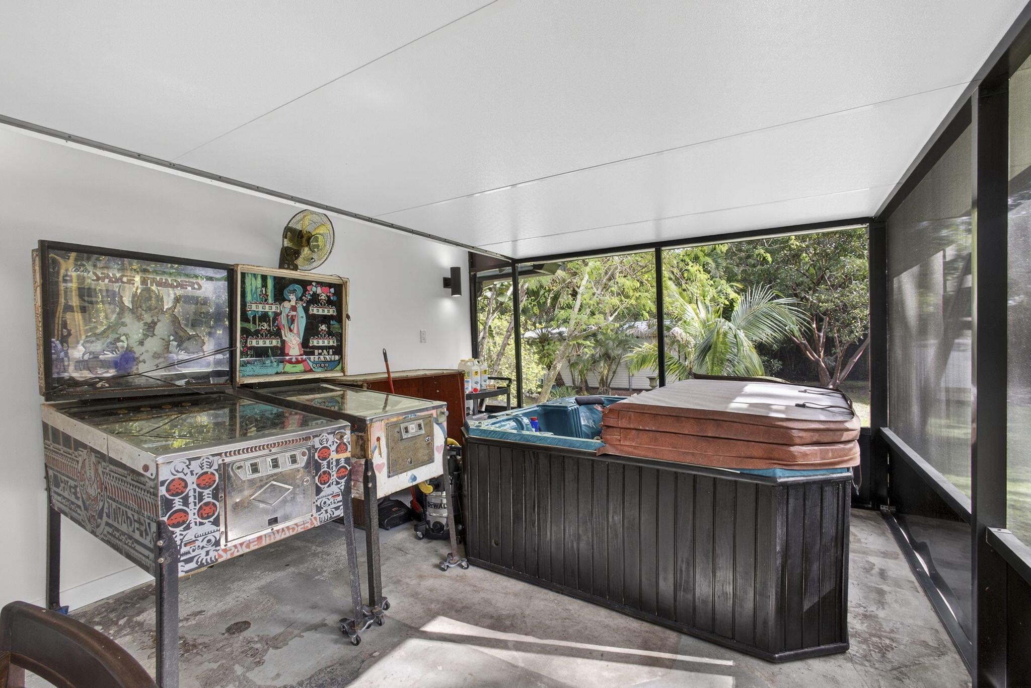 LOXAHATCHEE ACREAGE - Residential