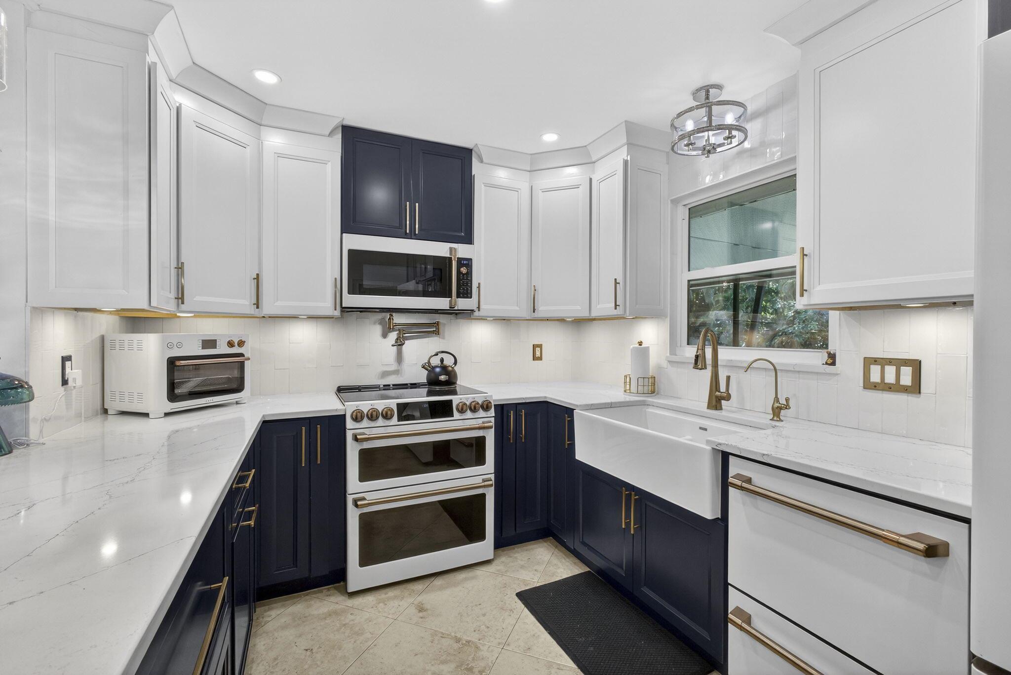 LOXAHATCHEE ACREAGE - Residential