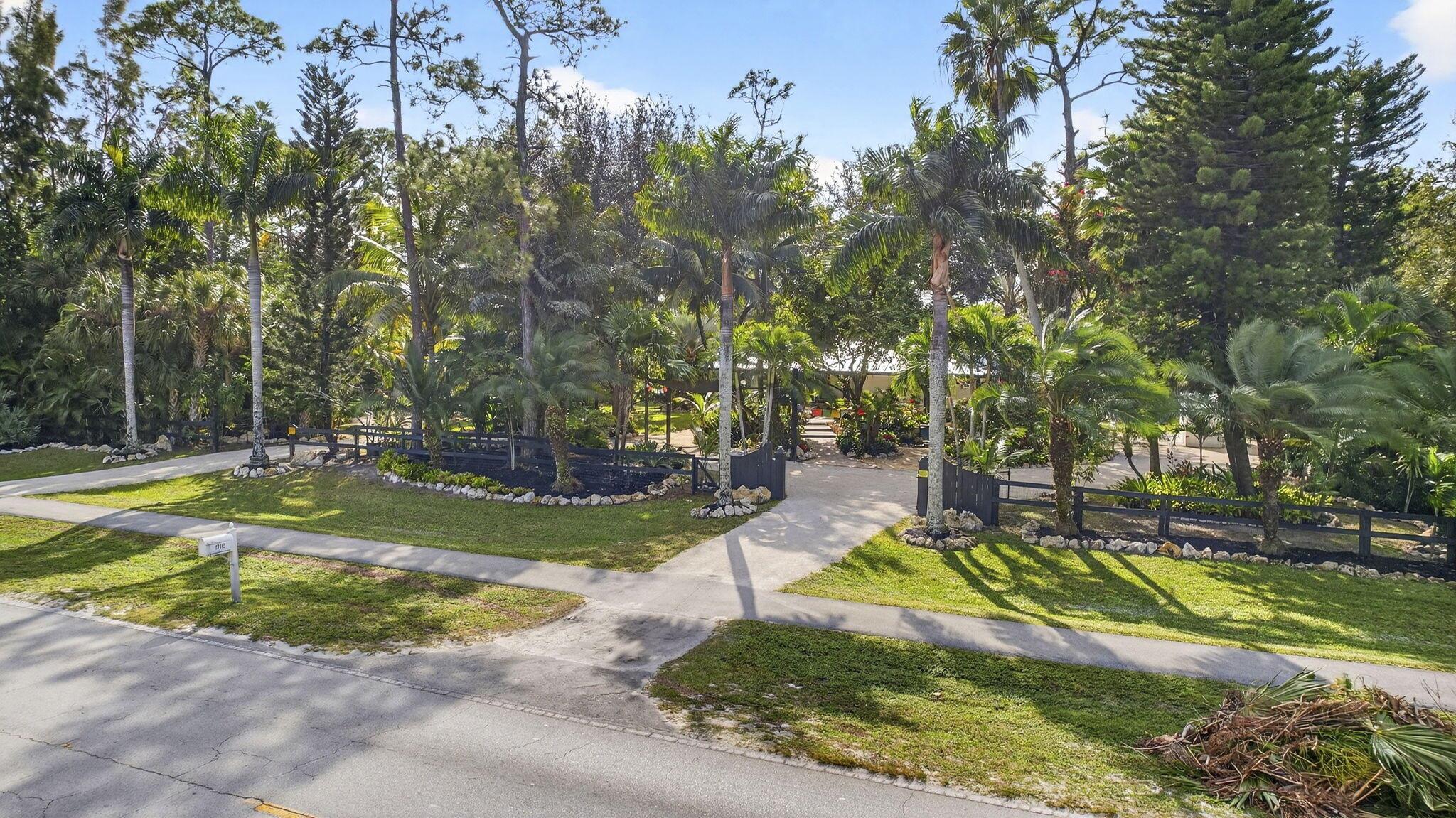 LOXAHATCHEE ACREAGE - Residential