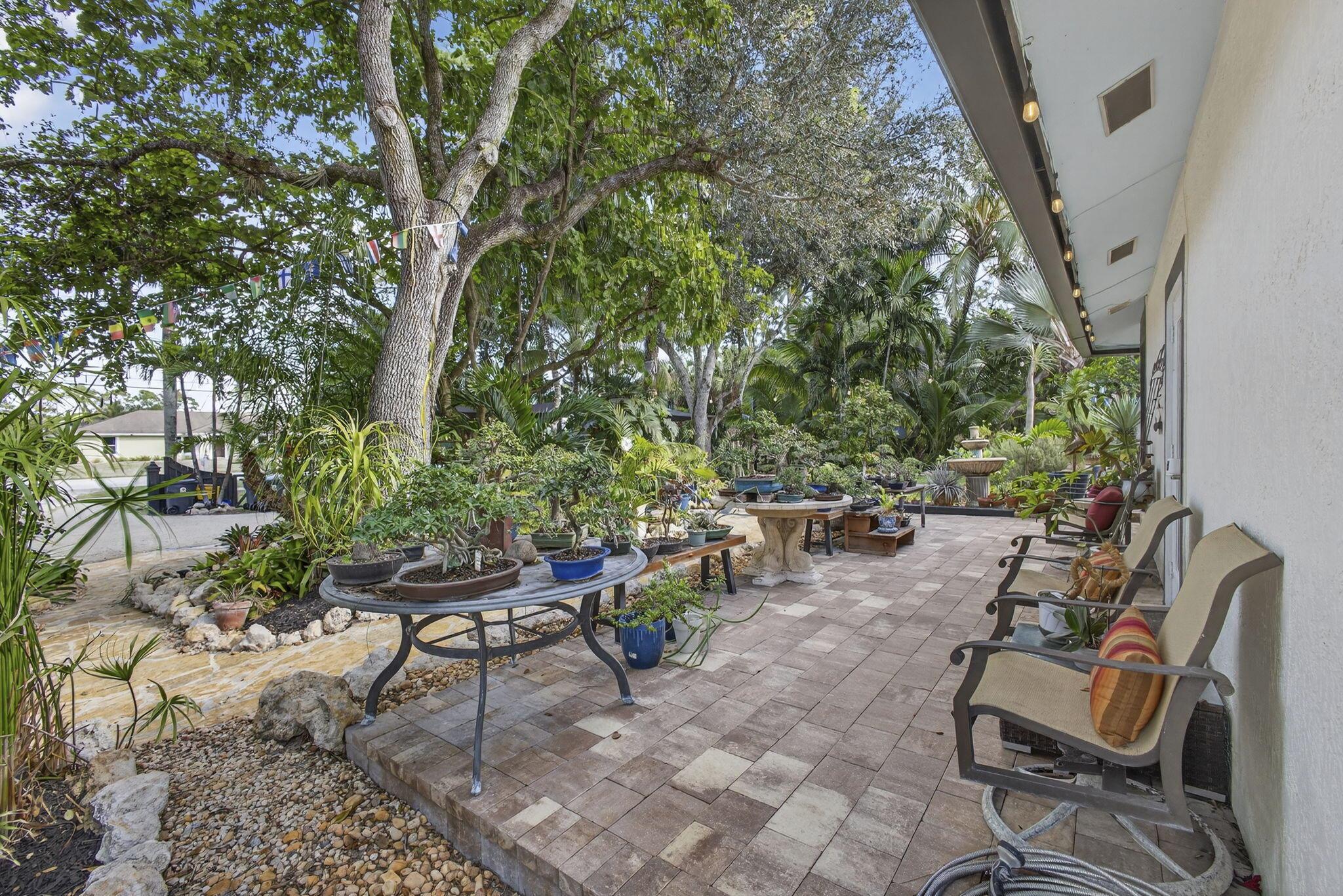 LOXAHATCHEE ACREAGE - Residential