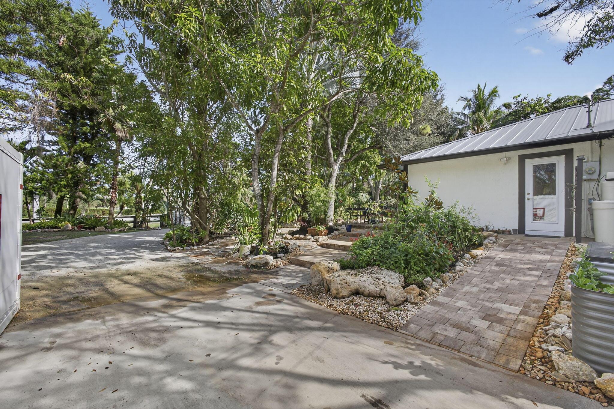 LOXAHATCHEE ACREAGE - Residential