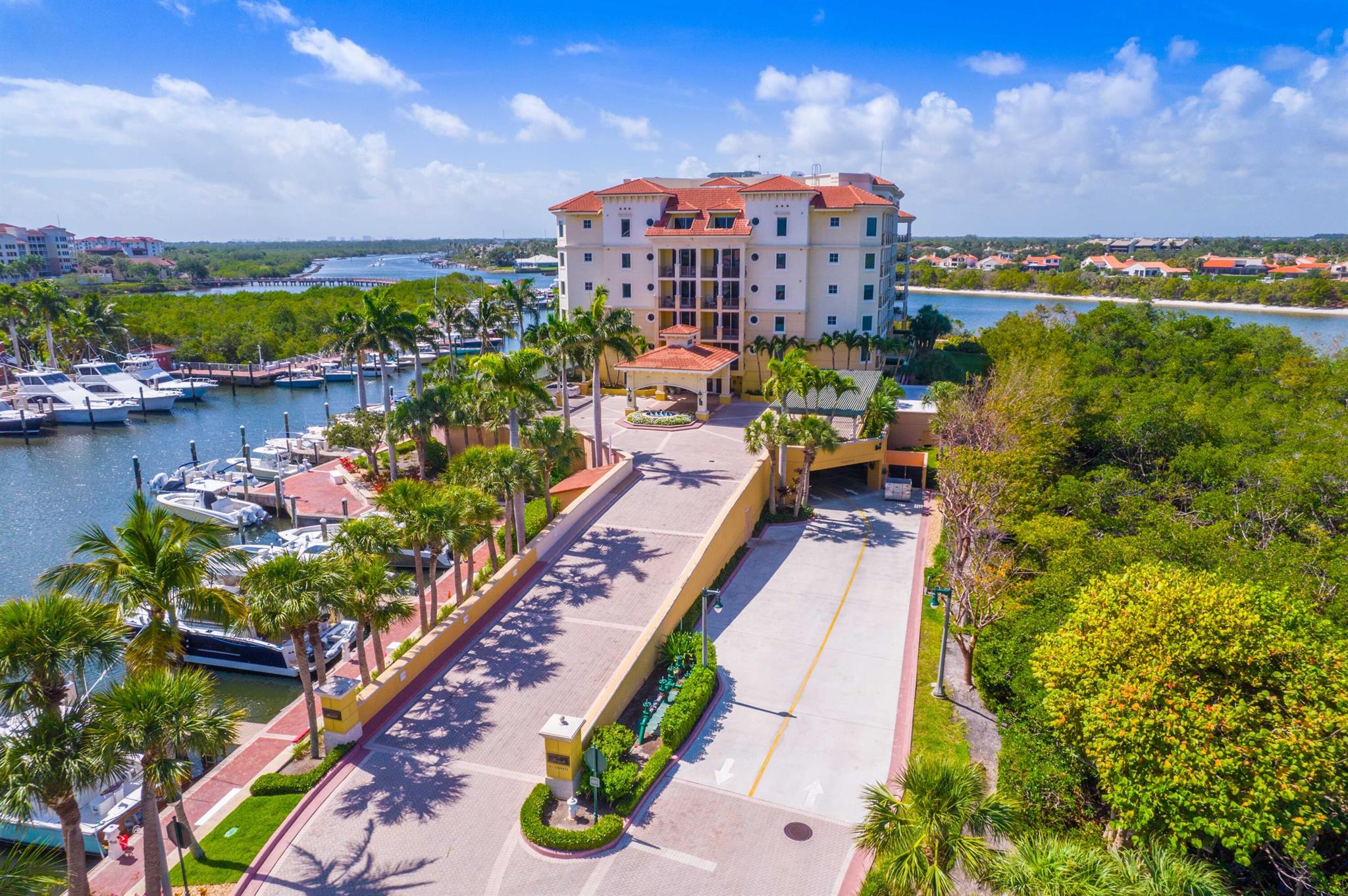 POINTE AT JUPITER YACHT C - Residential