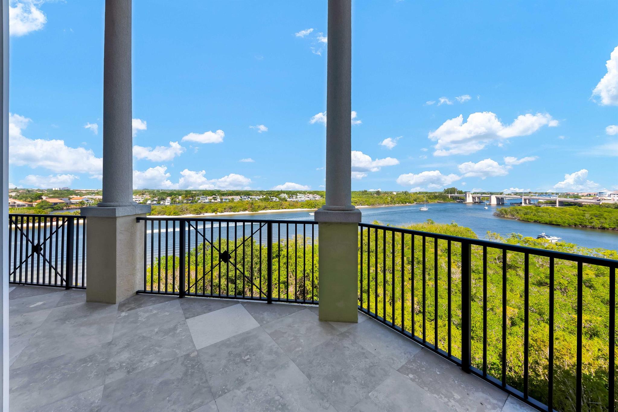 POINTE AT JUPITER YACHT C - Residential
