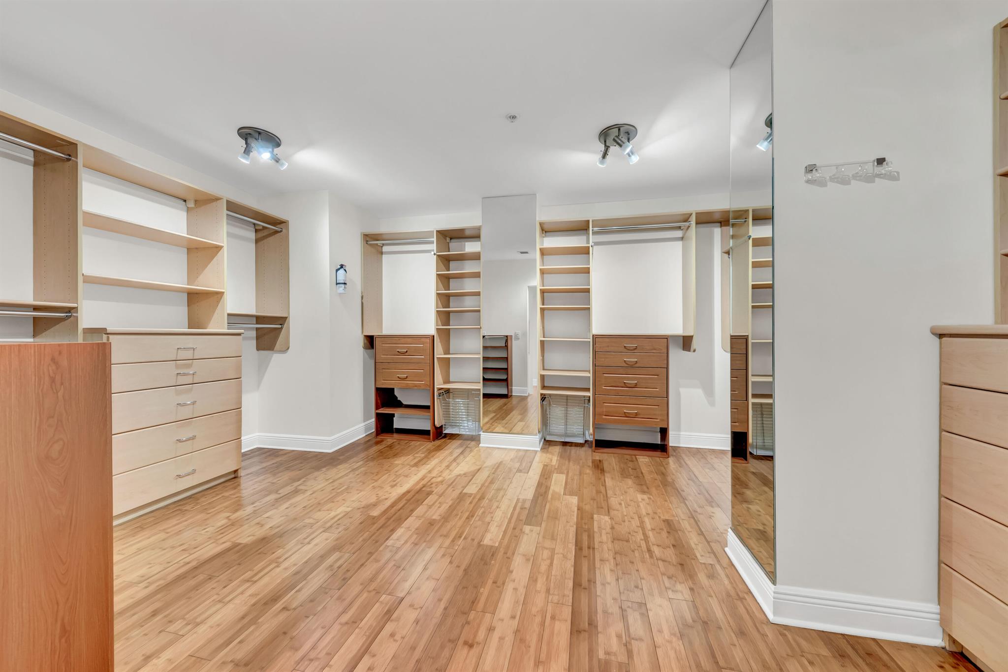 POINTE AT JUPITER YACHT C - Residential