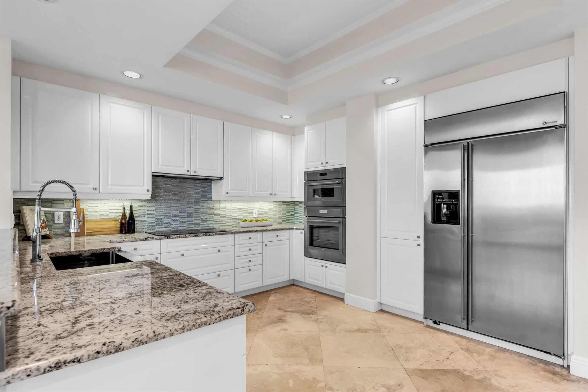 POINTE AT JUPITER YACHT C - Residential