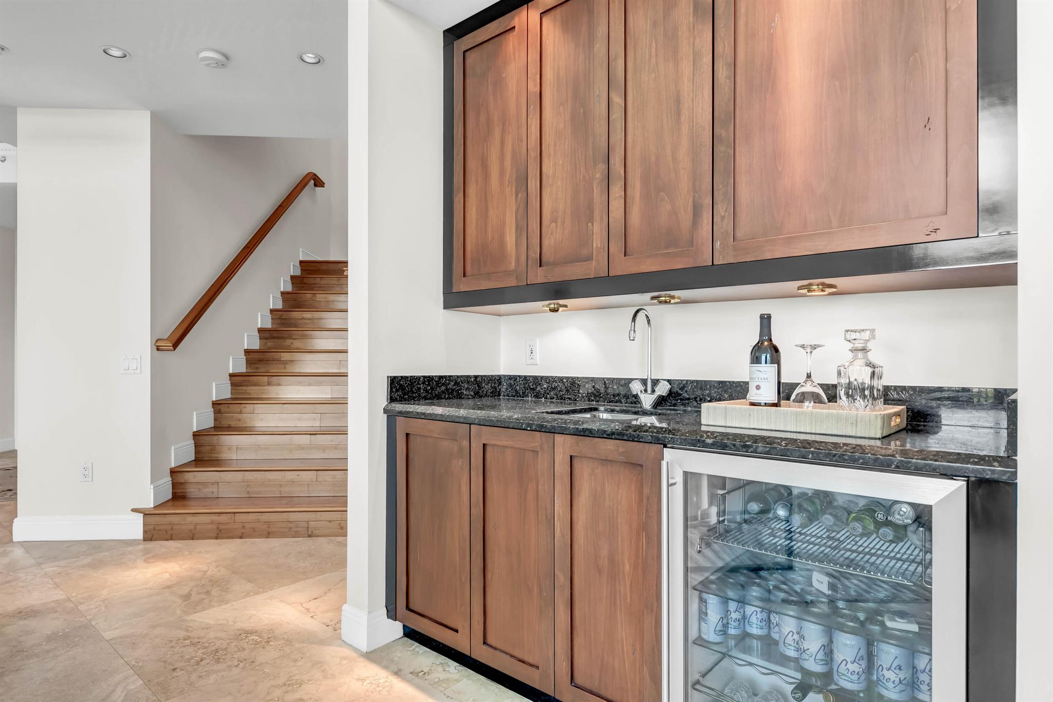 POINTE AT JUPITER YACHT C - Residential