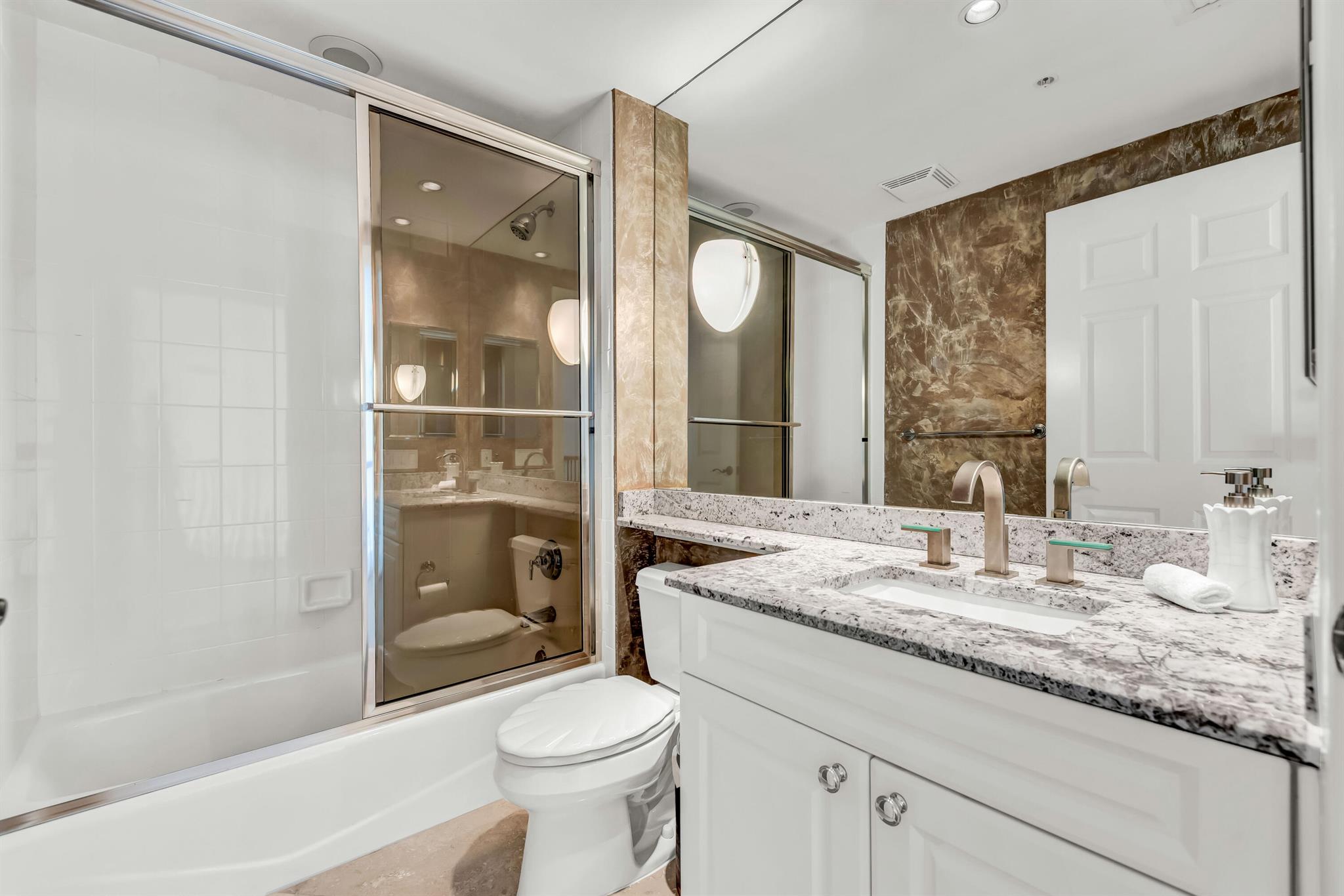 POINTE AT JUPITER YACHT C - Residential