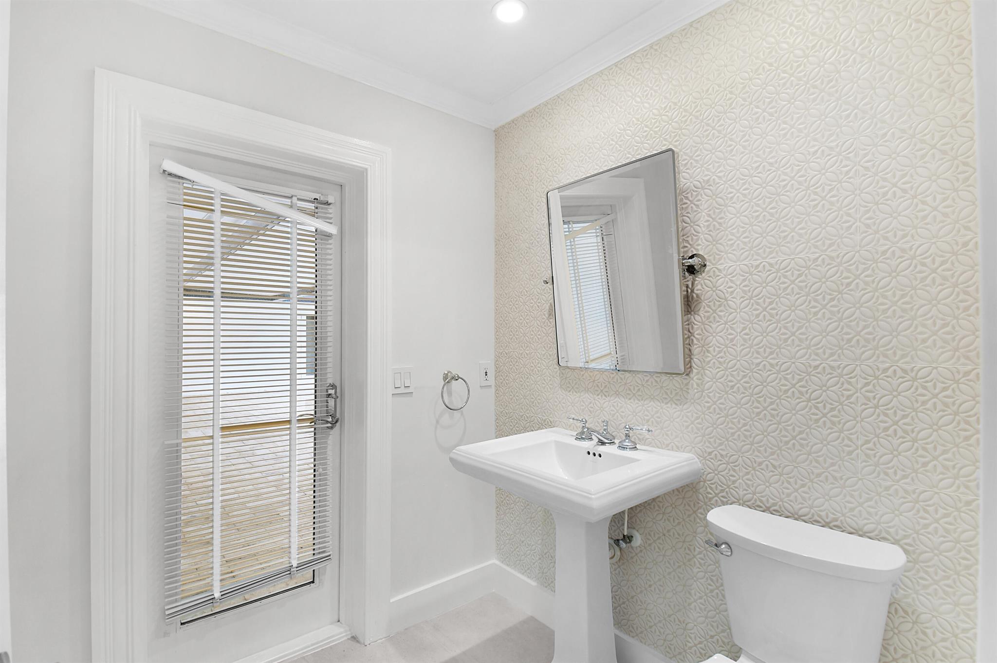 Sewalls Point, Florida 34996, United States, 3 Bedrooms Bedrooms, ,3 BathroomsBathrooms,Residential,Active,209484