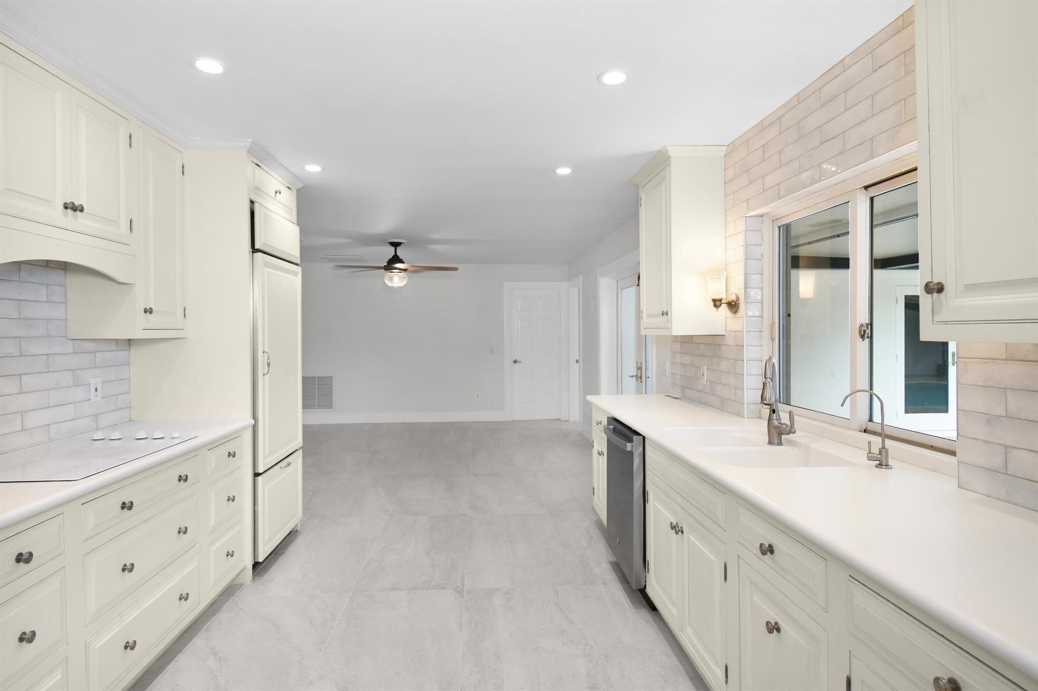 Sewalls Point, Florida 34996, United States, 3 Bedrooms Bedrooms, ,3 BathroomsBathrooms,Residential,Active,209484