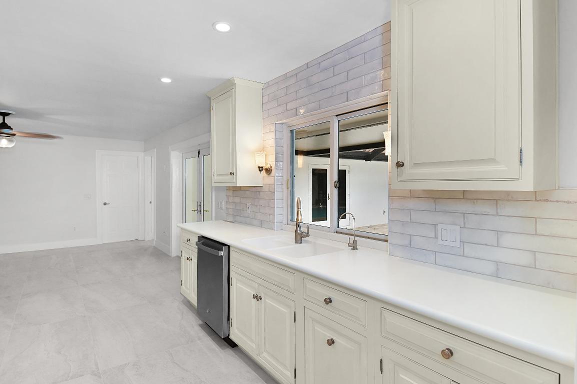 Sewalls Point, Florida, 34996, United States, 3 Bedrooms Bedrooms, ,3 BathroomsBathrooms,Residential,Active,1943731