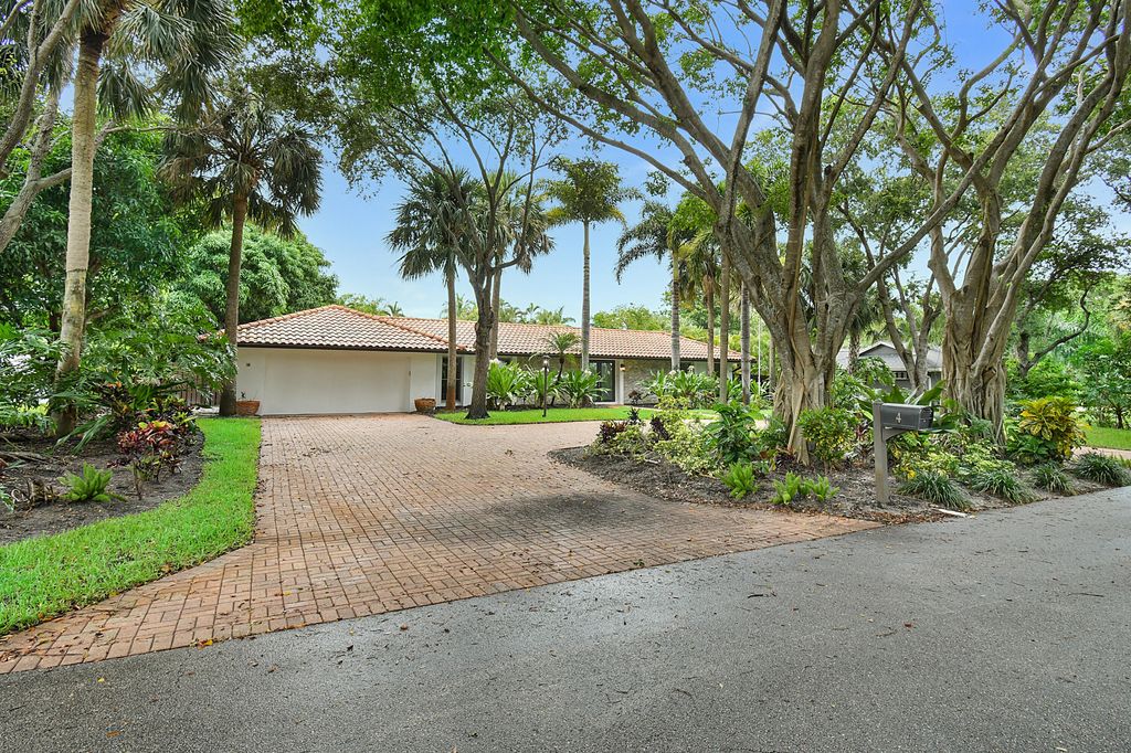 Photo of 4 Copaire Road, Sewalls Point, FL 34996 (MLS # R11113250)