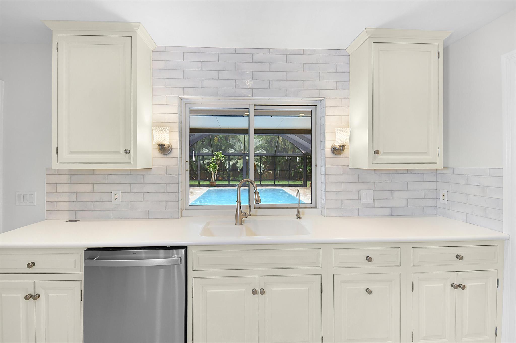 Sewalls Point, Florida 34996, United States, 3 Bedrooms Bedrooms, ,3 BathroomsBathrooms,Residential,Active,209484