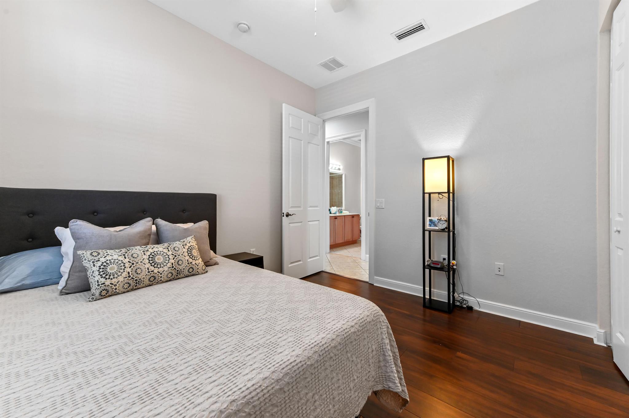 CITYSIDE CONDO - Residential