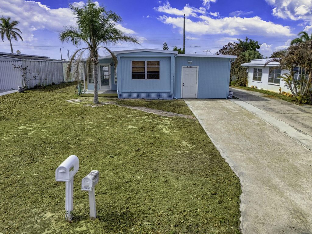 Photo of 8420 SE Eagle Avenue, Hobe Sound, FL 33455 (MLS # R11164642)
