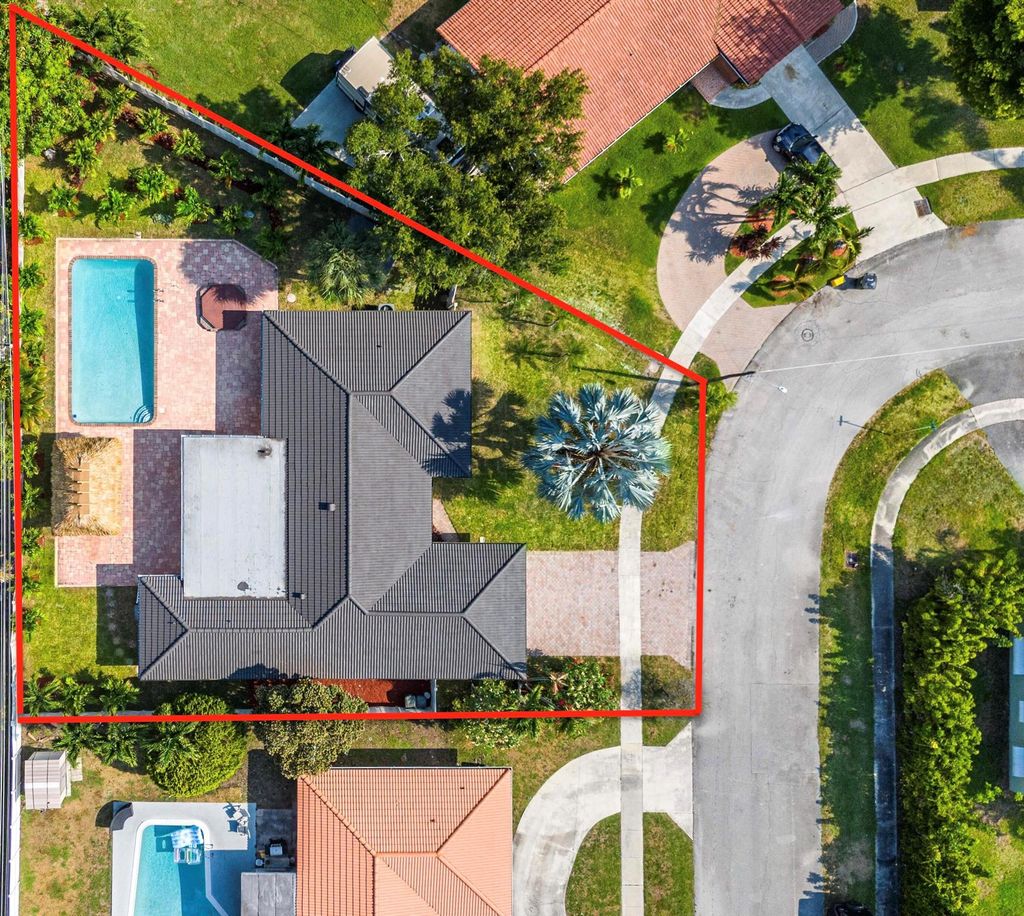 Photo of 698 SW 12th Terrace, Boca Raton, FL 33486 (MLS # R10991828)