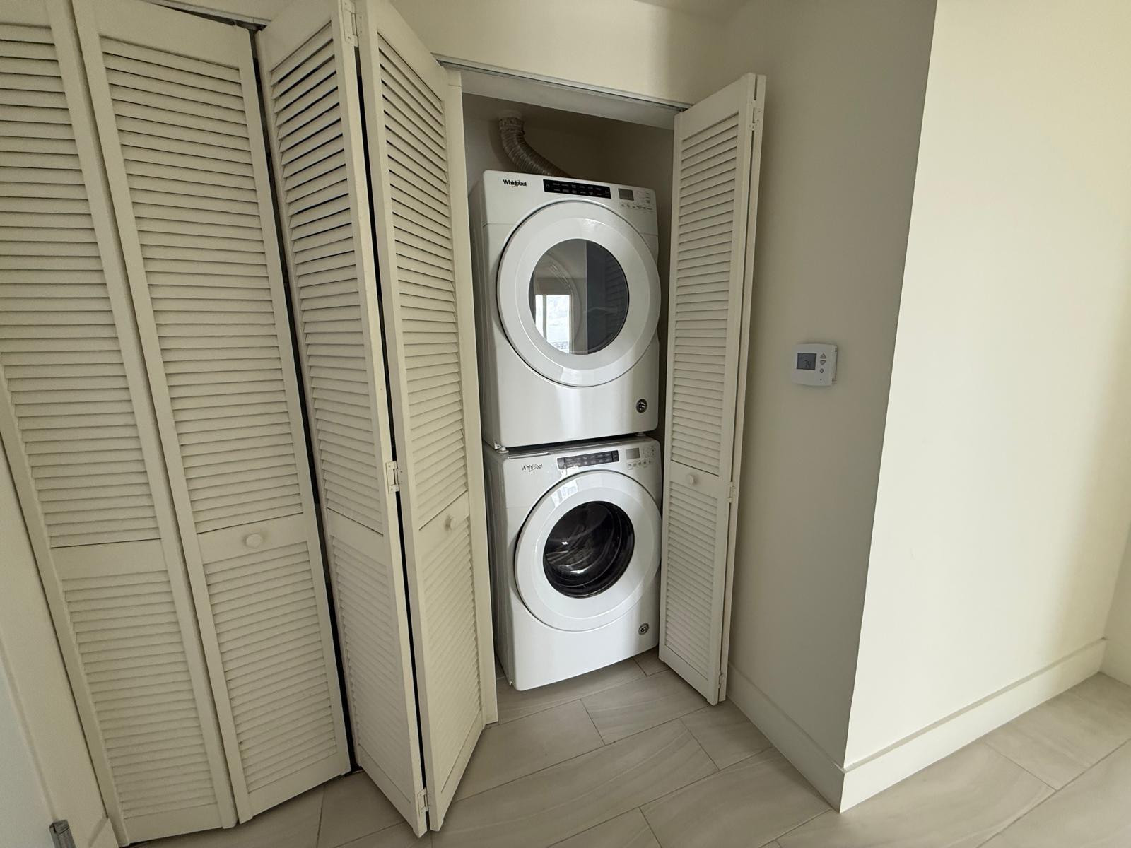 Metropica North Tower One - Residential Lease