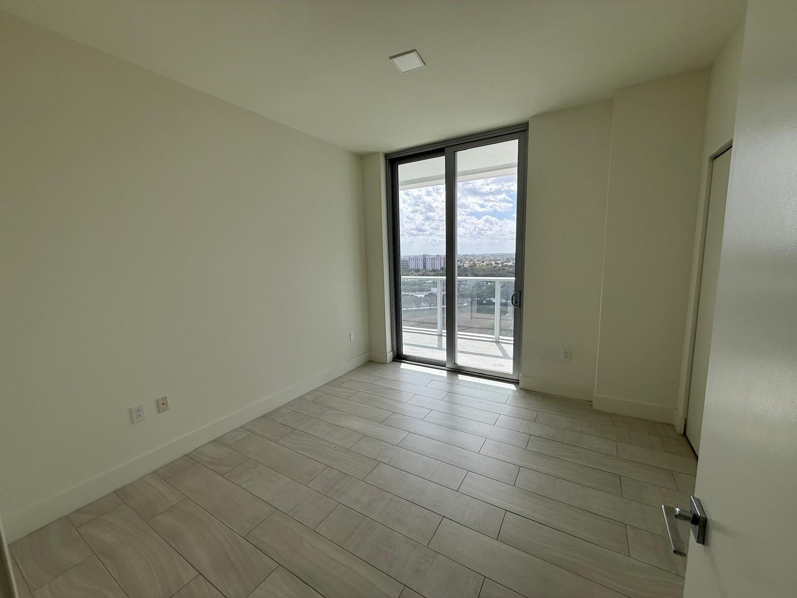 Metropica North Tower One - Residential Lease