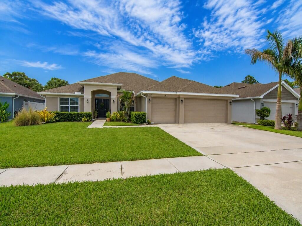 8332 Amalfi Circle
