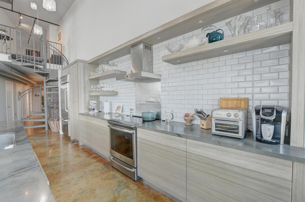 Photo of 185 NE 4th Avenue #301, Delray Beach, FL 33483 (MLS # R11121740)