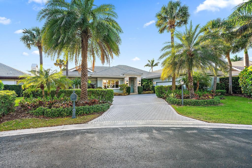 Photo of 3196 S Bay Circle, Jupiter, FL 33477 (MLS # R11083673)