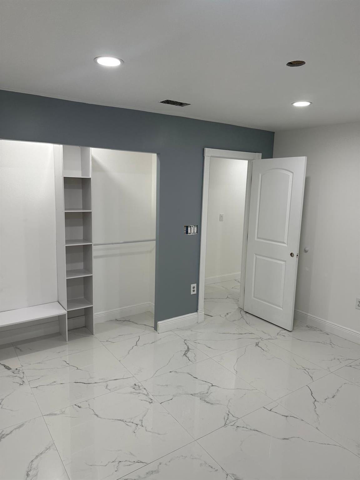 PINEWOOD ESTATES - Residential Lease