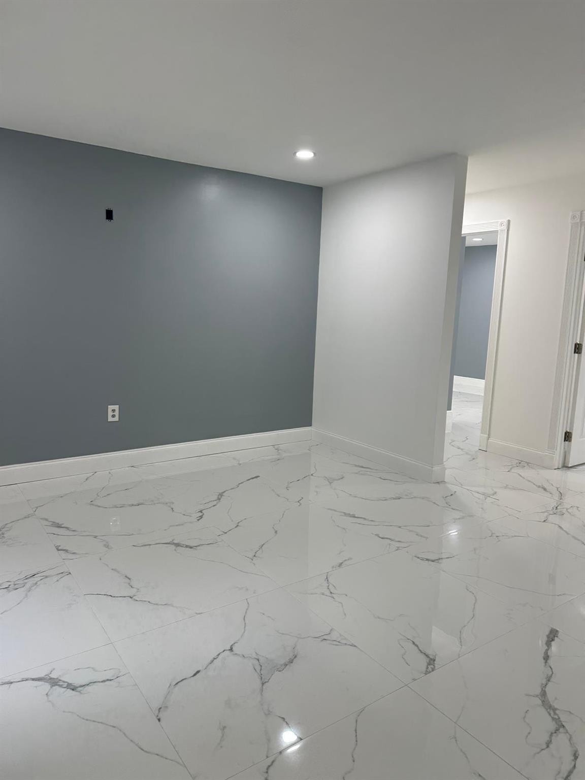 PINEWOOD ESTATES - Residential Lease