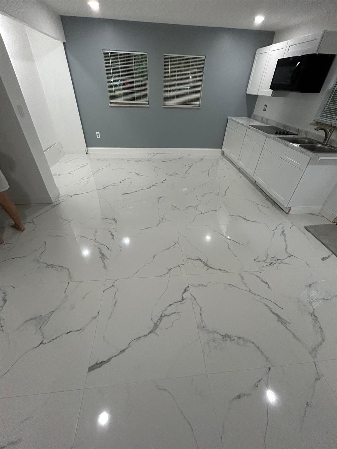 PINEWOOD ESTATES - Residential Lease