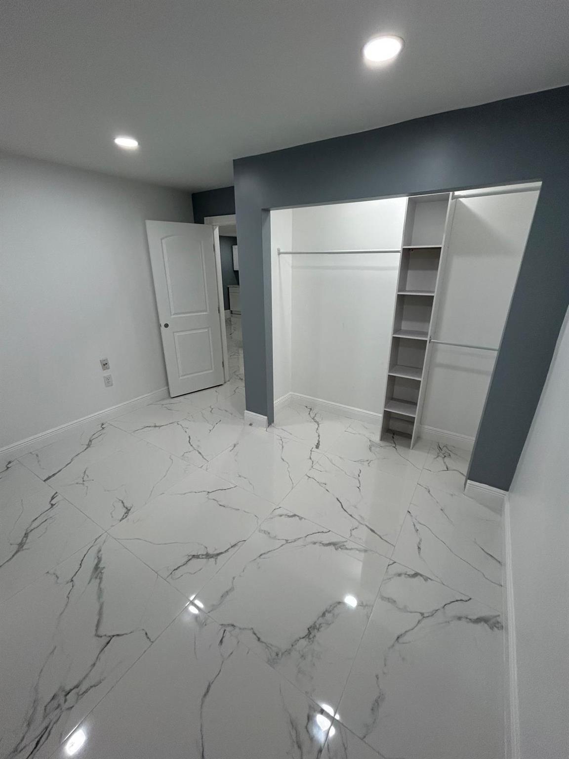 PINEWOOD ESTATES - Residential Lease