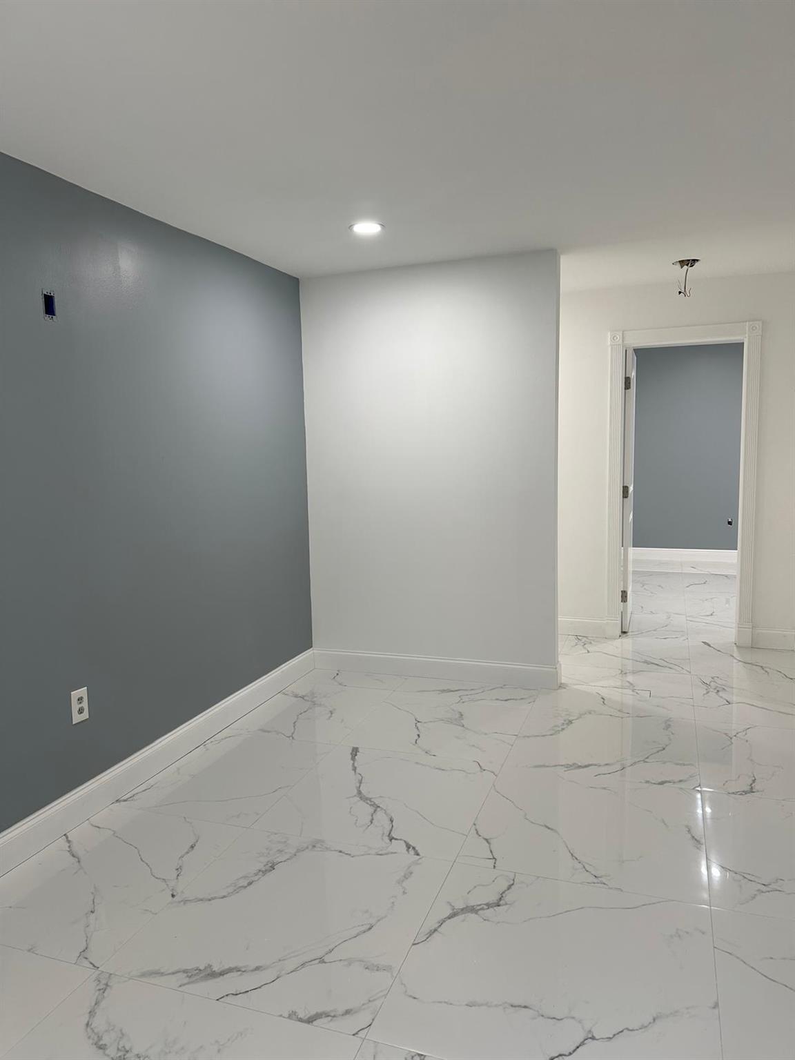 PINEWOOD ESTATES - Residential Lease