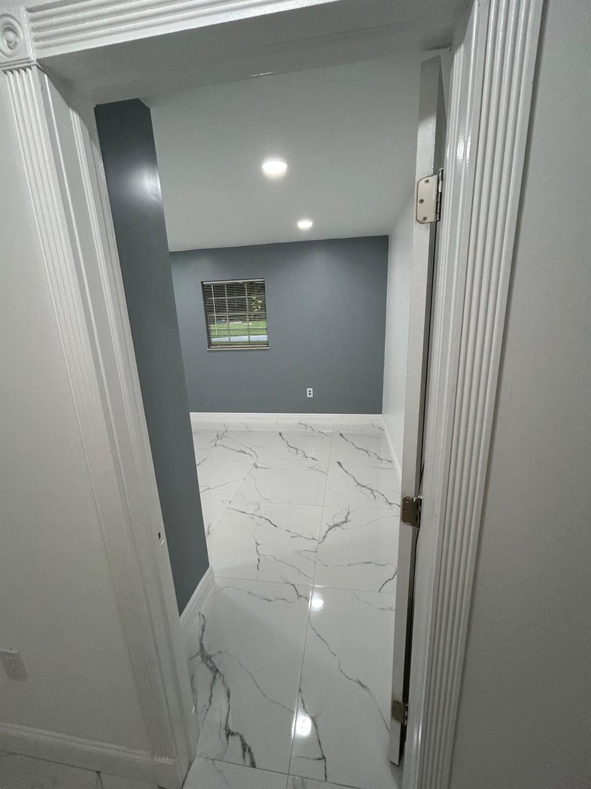 PINEWOOD ESTATES - Residential Lease