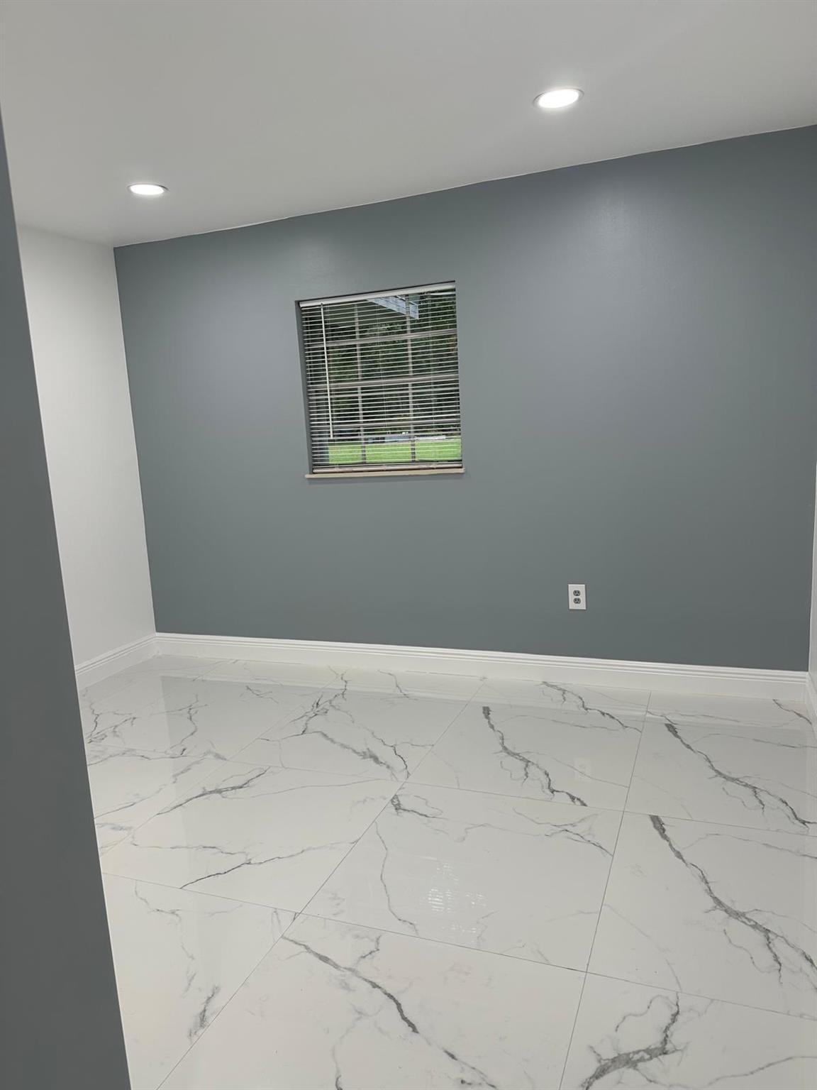 PINEWOOD ESTATES - Residential Lease