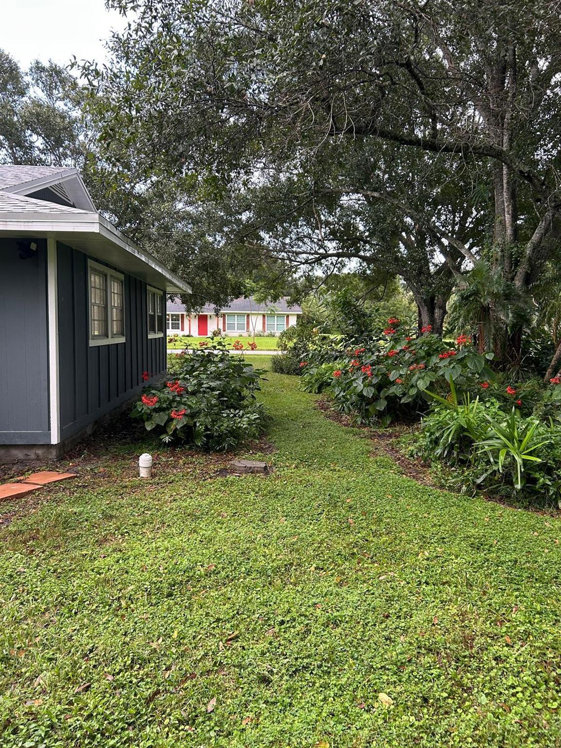 PINEWOOD ESTATES - Residential Lease