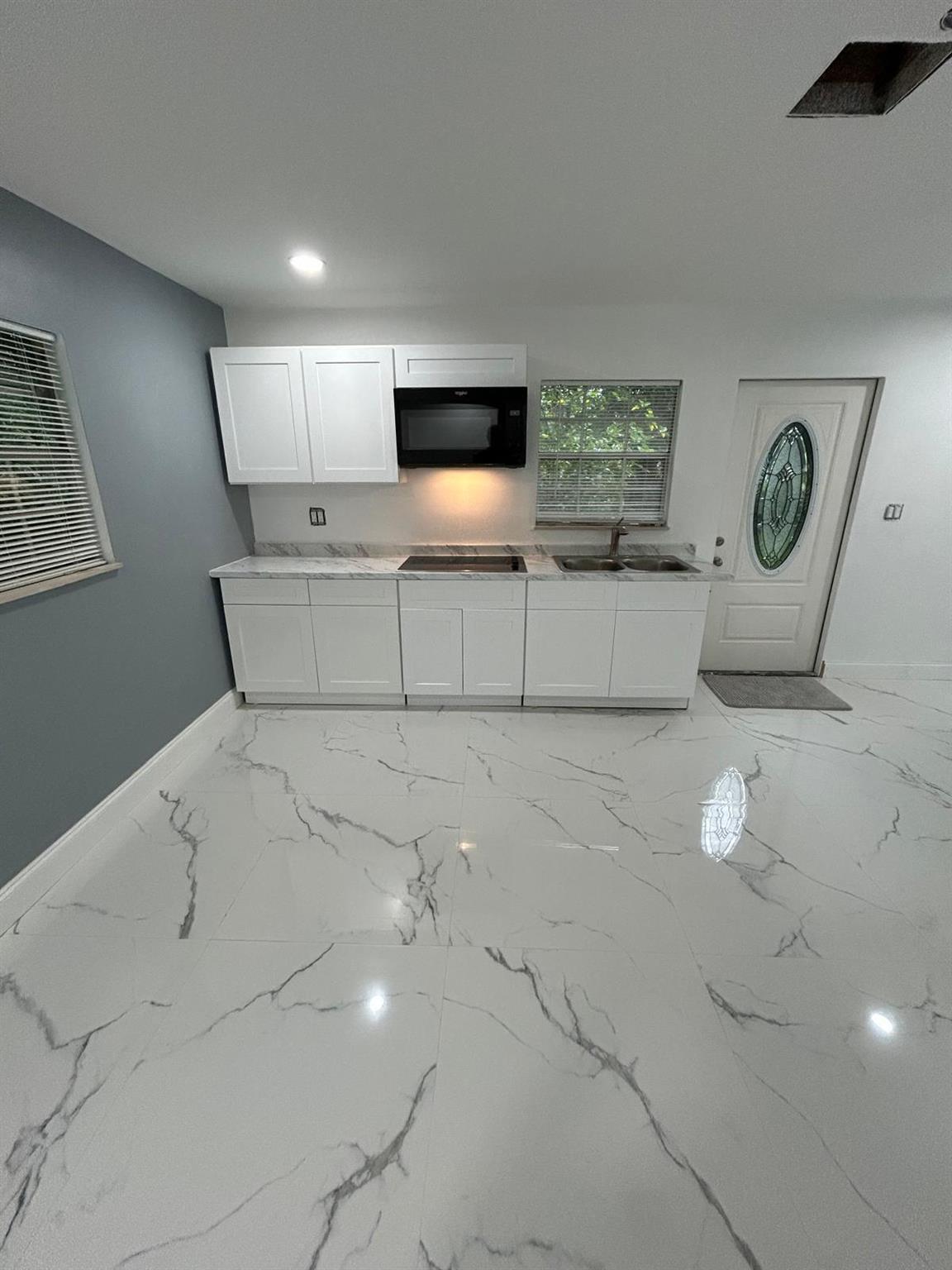 PINEWOOD ESTATES - Residential Lease