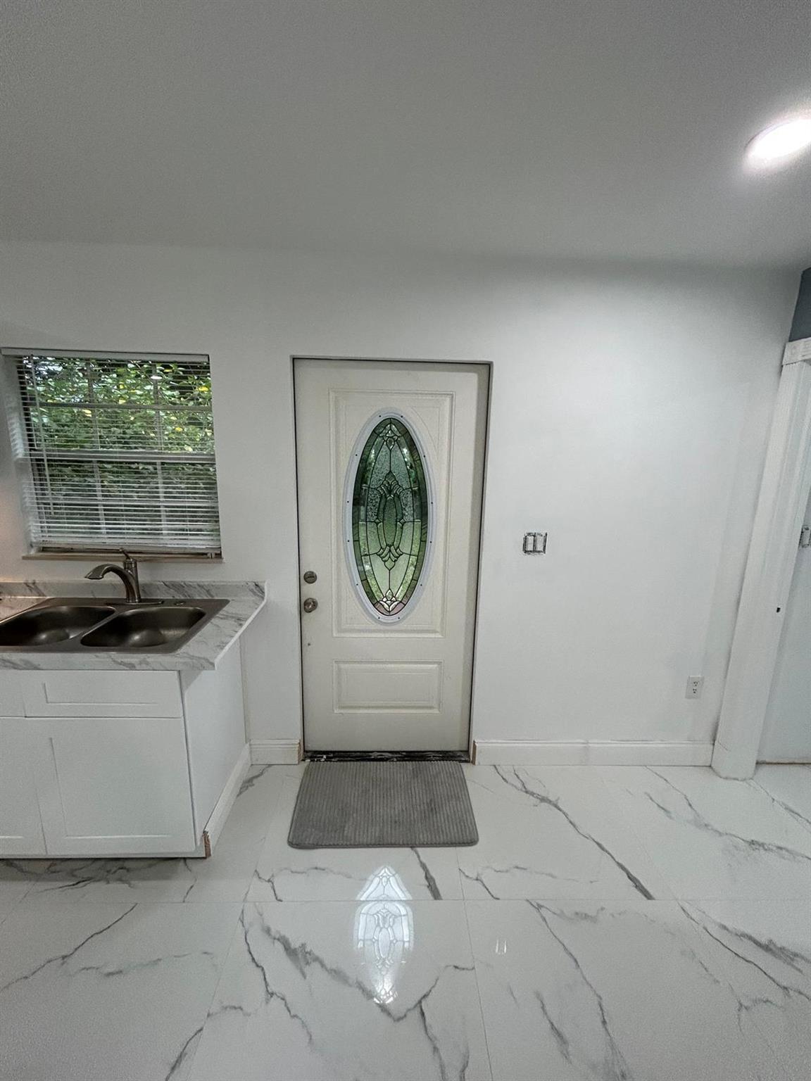 PINEWOOD ESTATES - Residential Lease