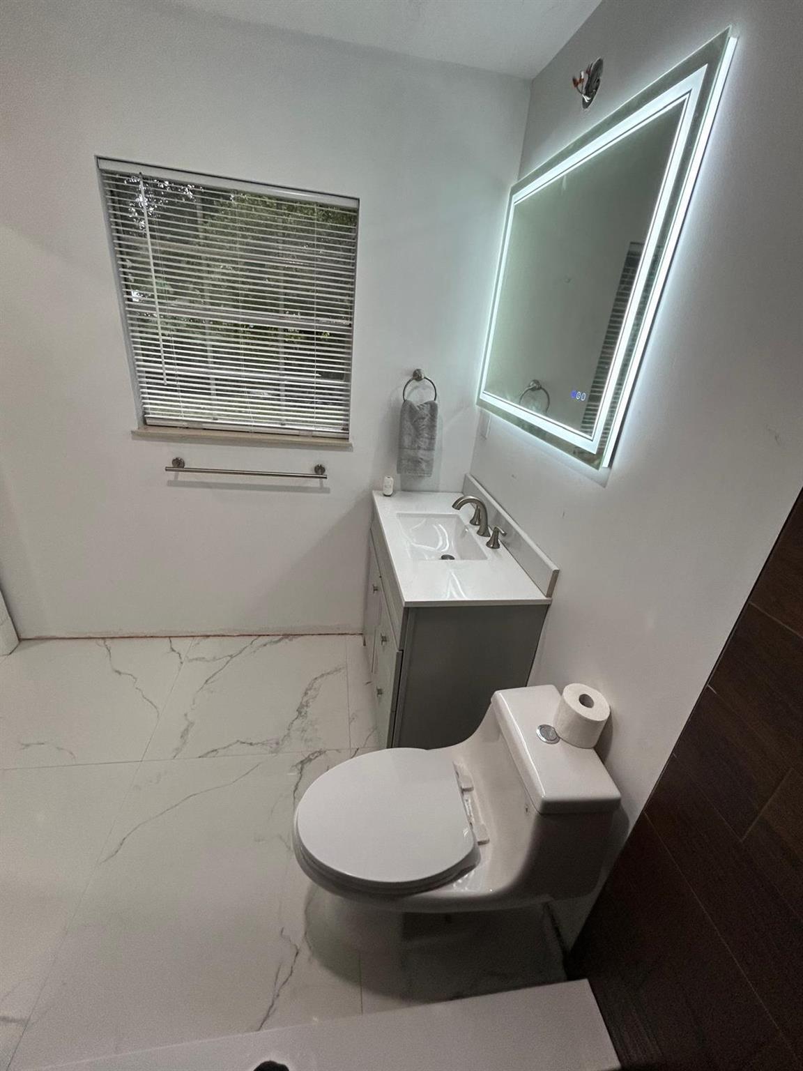 PINEWOOD ESTATES - Residential Lease