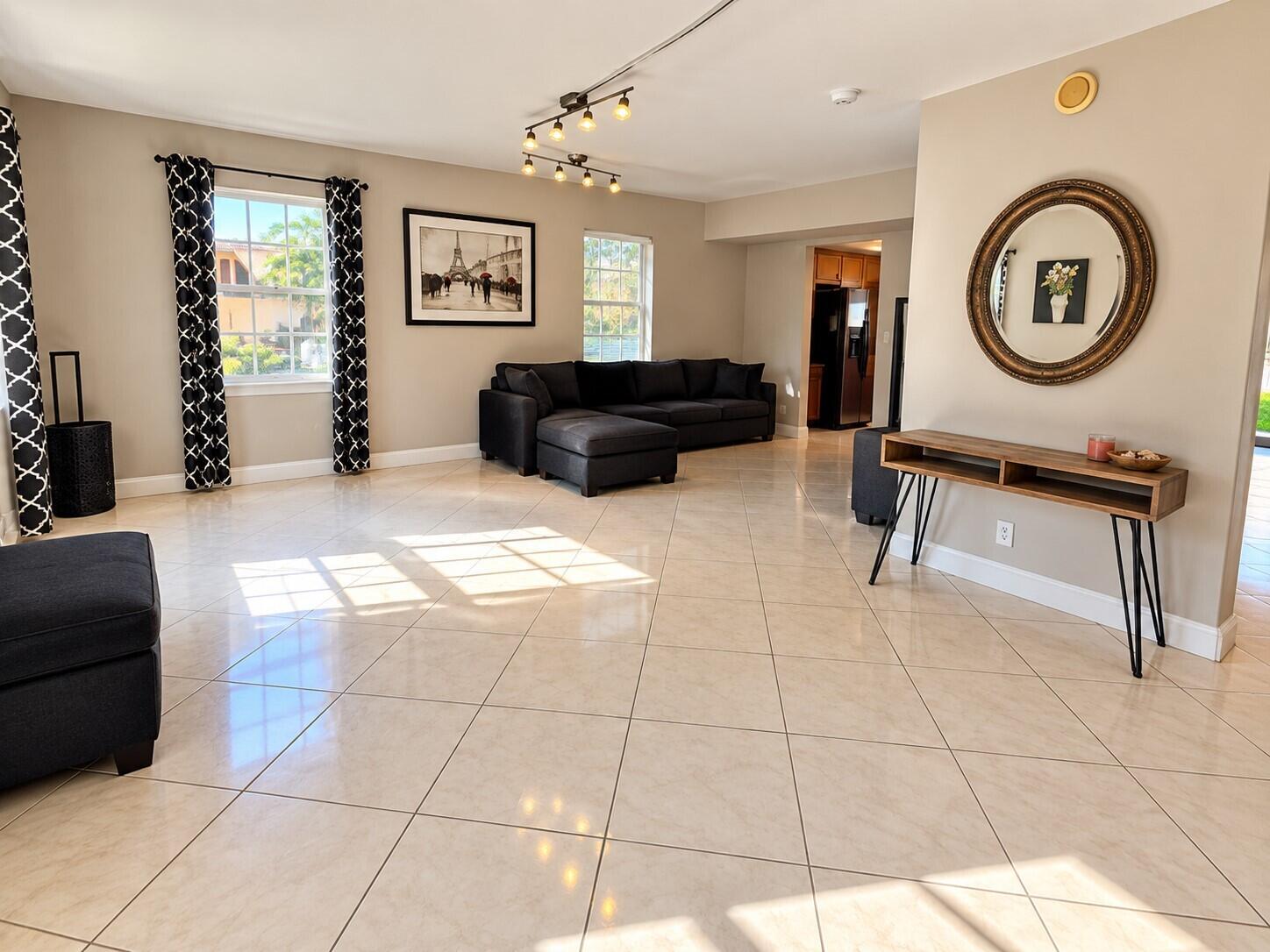 View photos, virtual tours, details... 3056 RIVERSIDE 1C