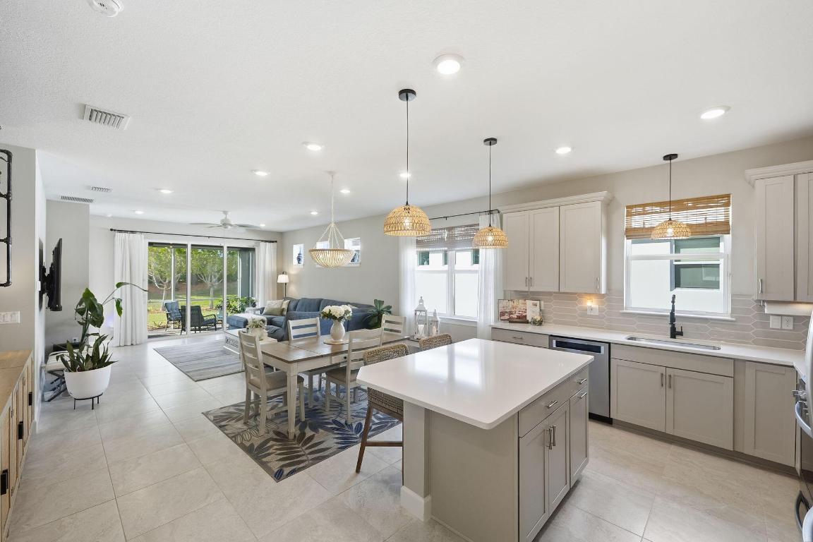 DEL WEBB AT TRADITION PLAT NO. 4 - Residential