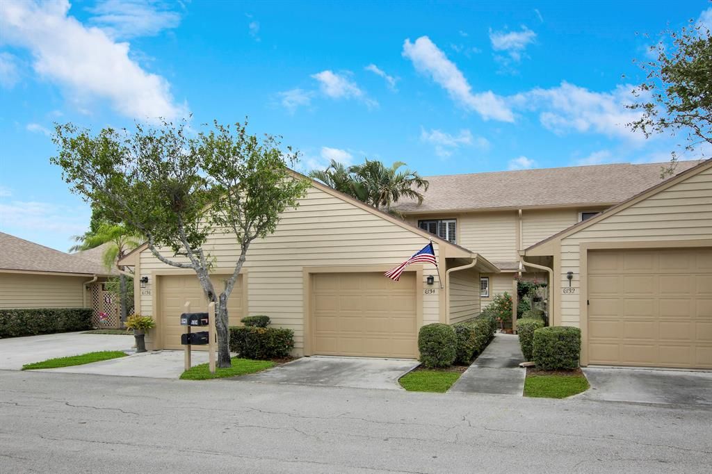 Photo of 6134 SE Georgetown Place, Hobe Sound, FL 33455 (MLS # R10861363)