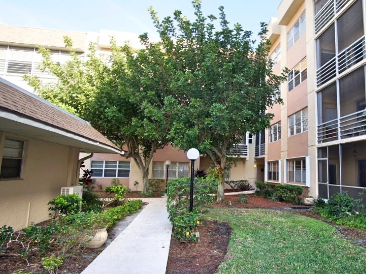 PALM LAKE 1 CONDO - Residential