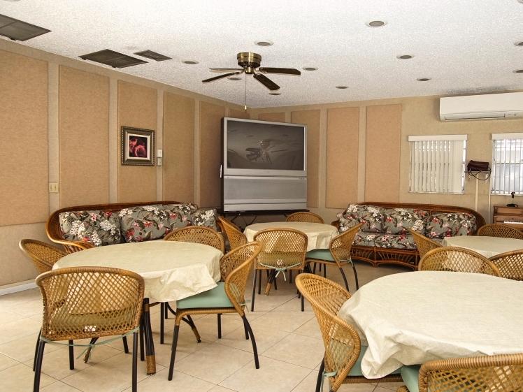 PALM LAKE 1 CONDO - Residential