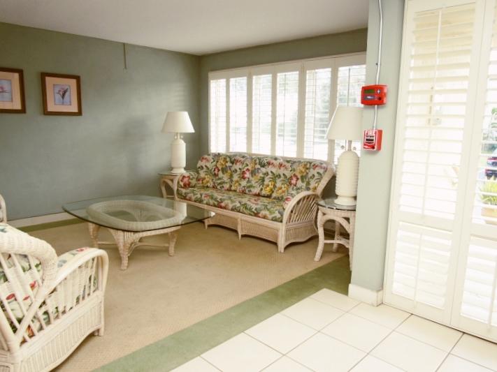 PALM LAKE 1 CONDO - Residential